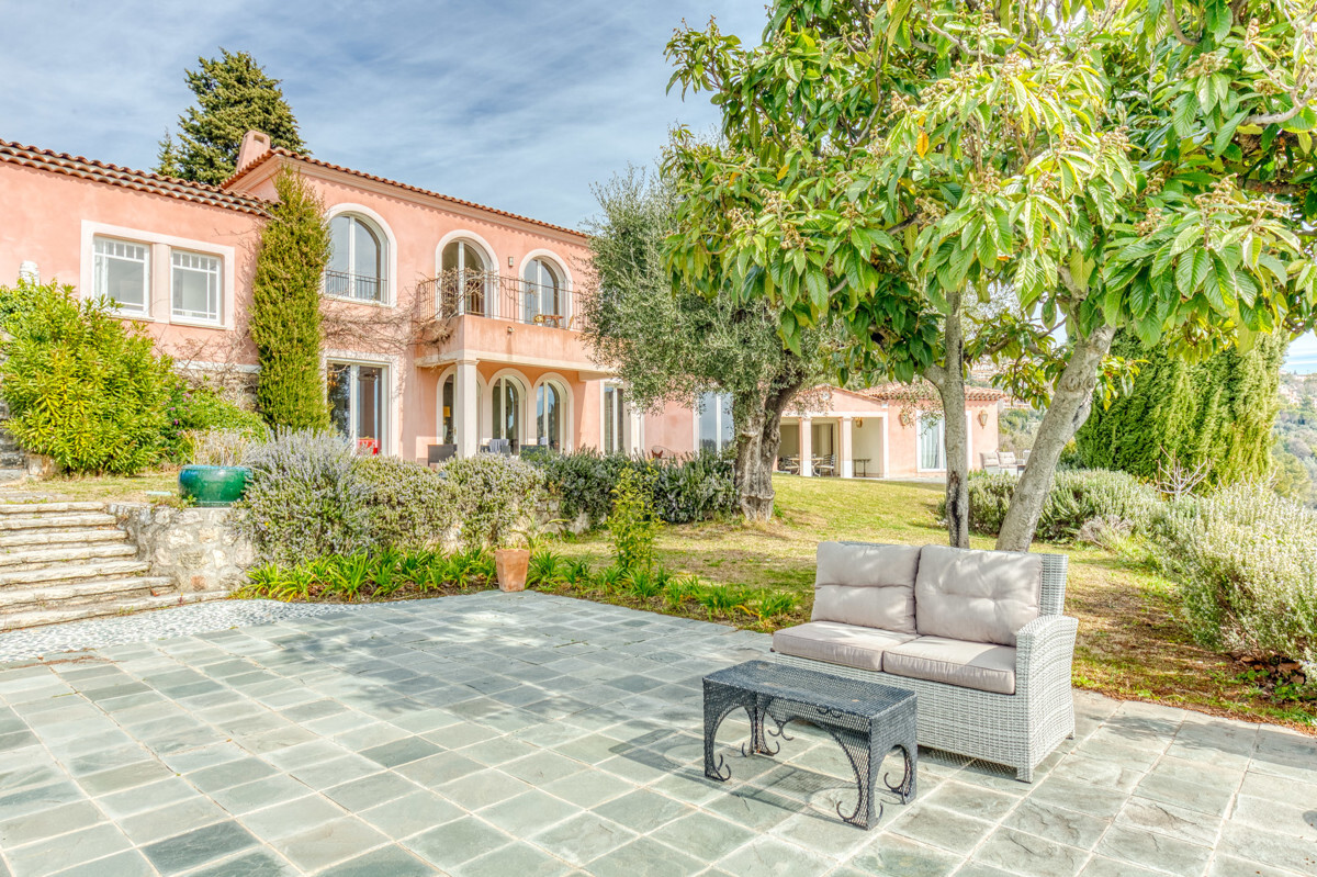 Grasse - 21 chemin de la Dragonnie╠Çre - 33