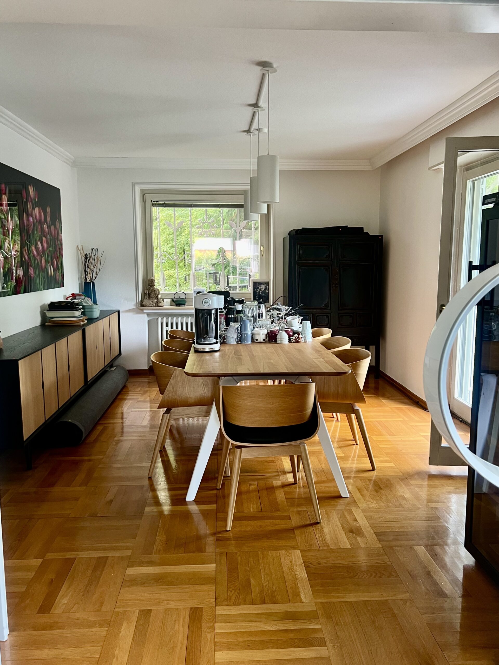 Esszimmer mit Zugang auf die Terrasse