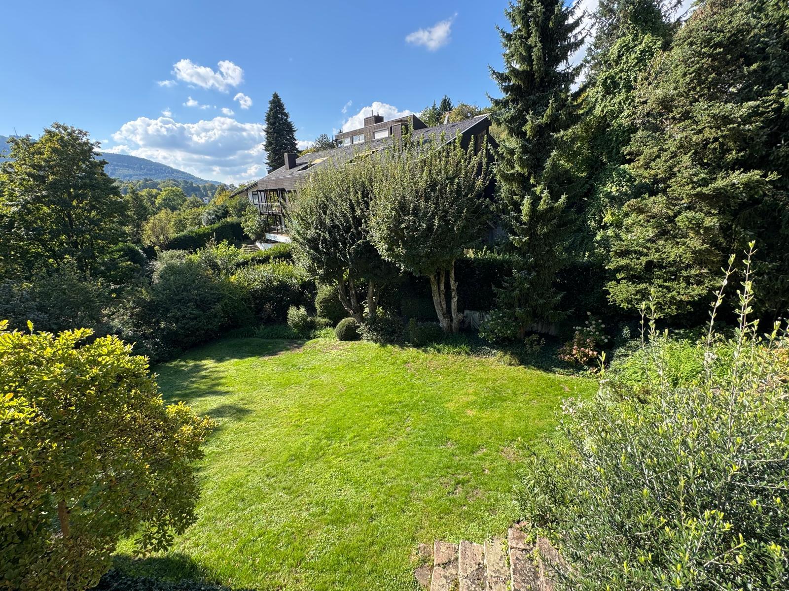 Sonniger, privater Garten