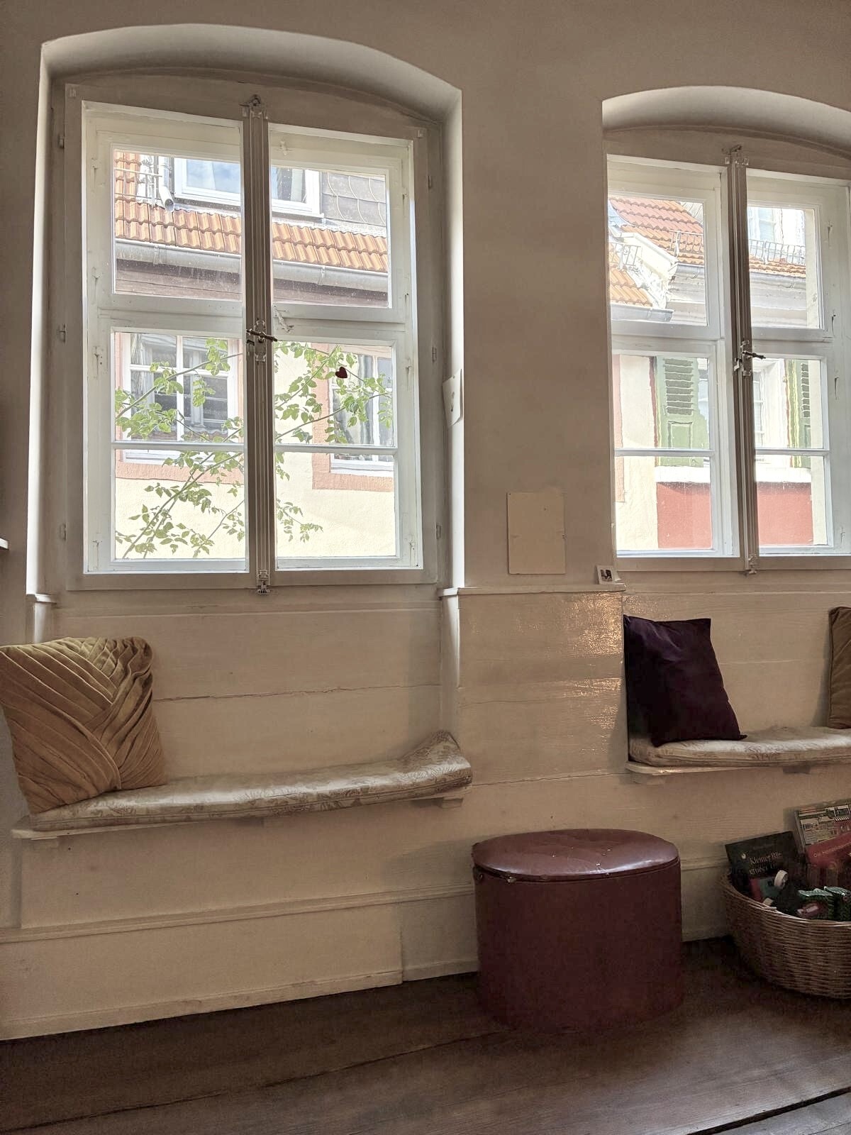 Gemütliche Sitzgelegenheiten mit Ausblick