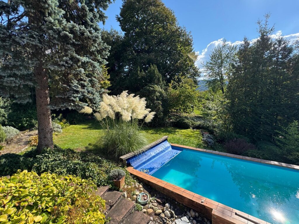 Garten mit Außenpool