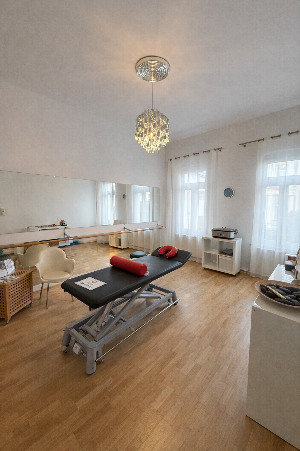 Behandlungsraum im Tageslicht