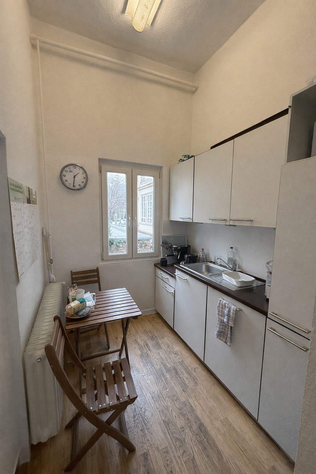 Gemütliche kleine Küche