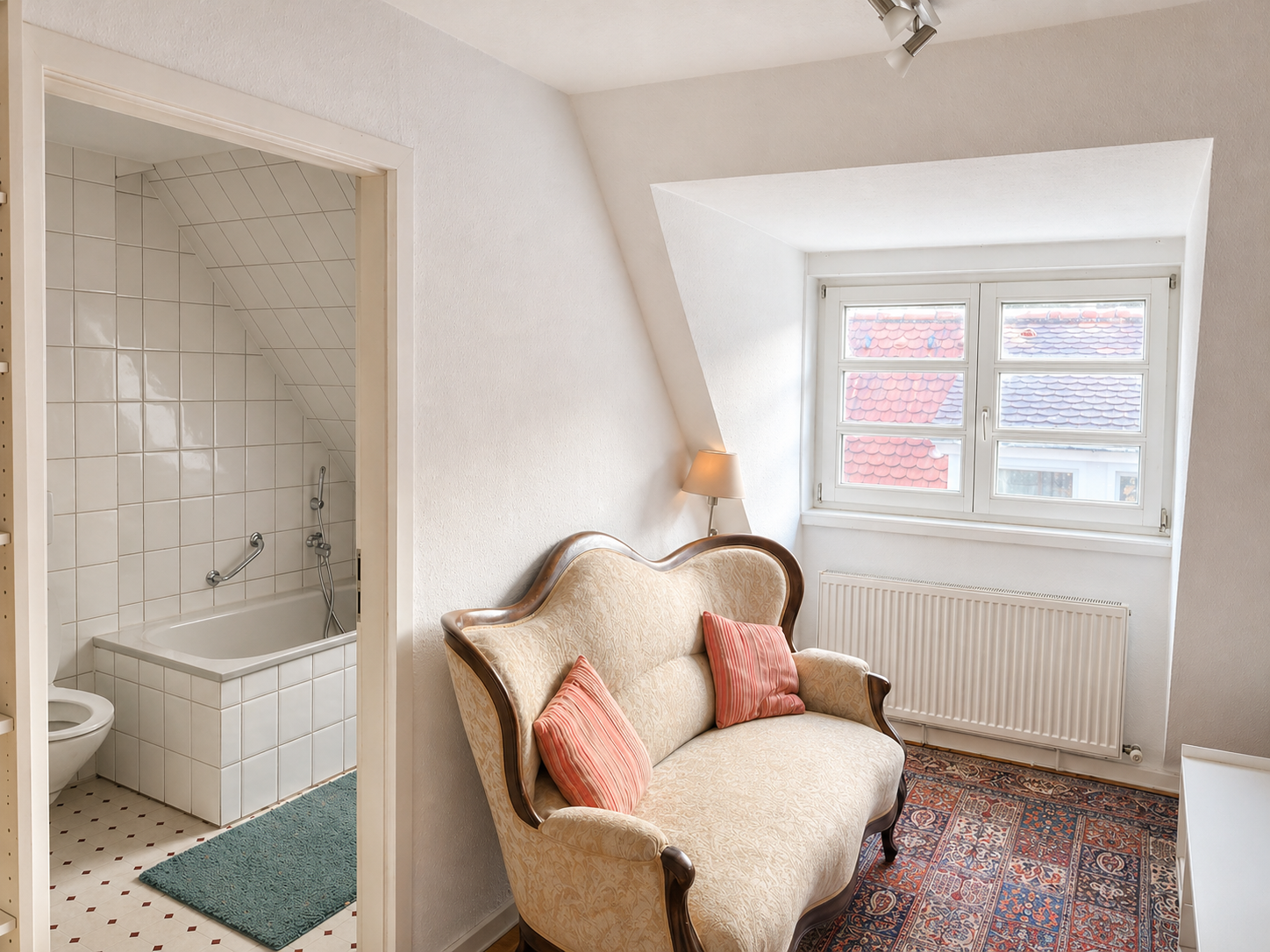 Schlafbereich & Badezimmer im 1. DG