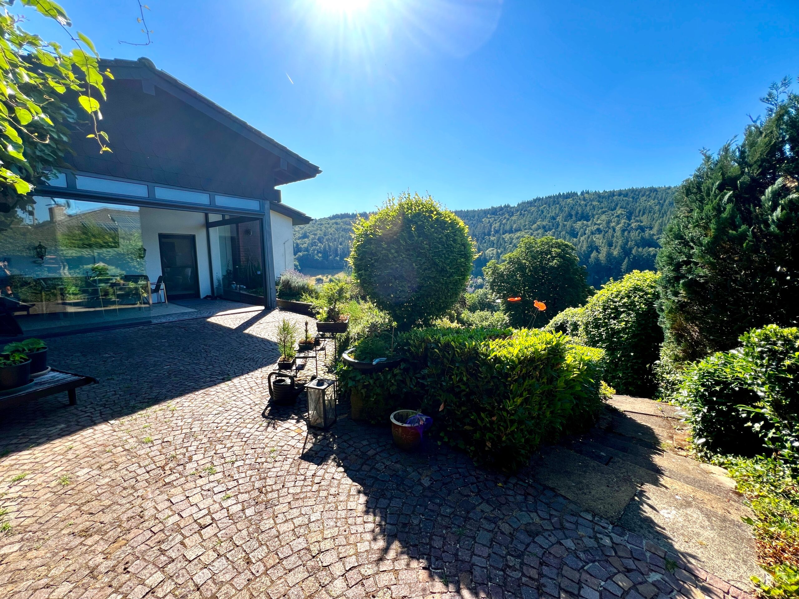 Blick zum Wintergarten
