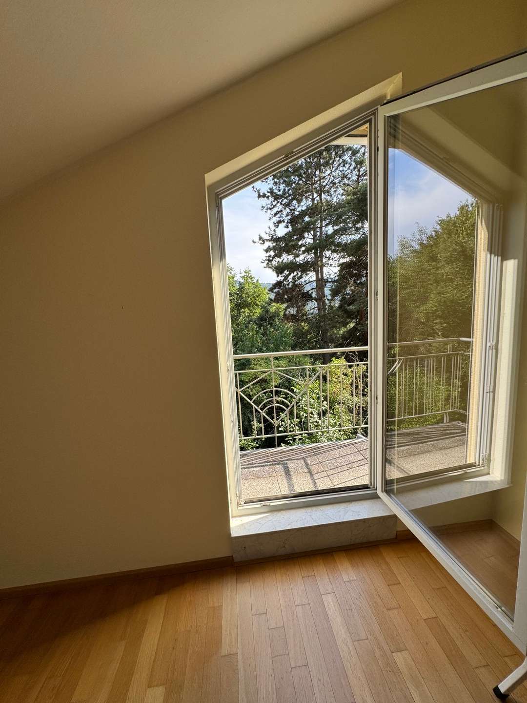 Balkon 3 - Schlafzimmer