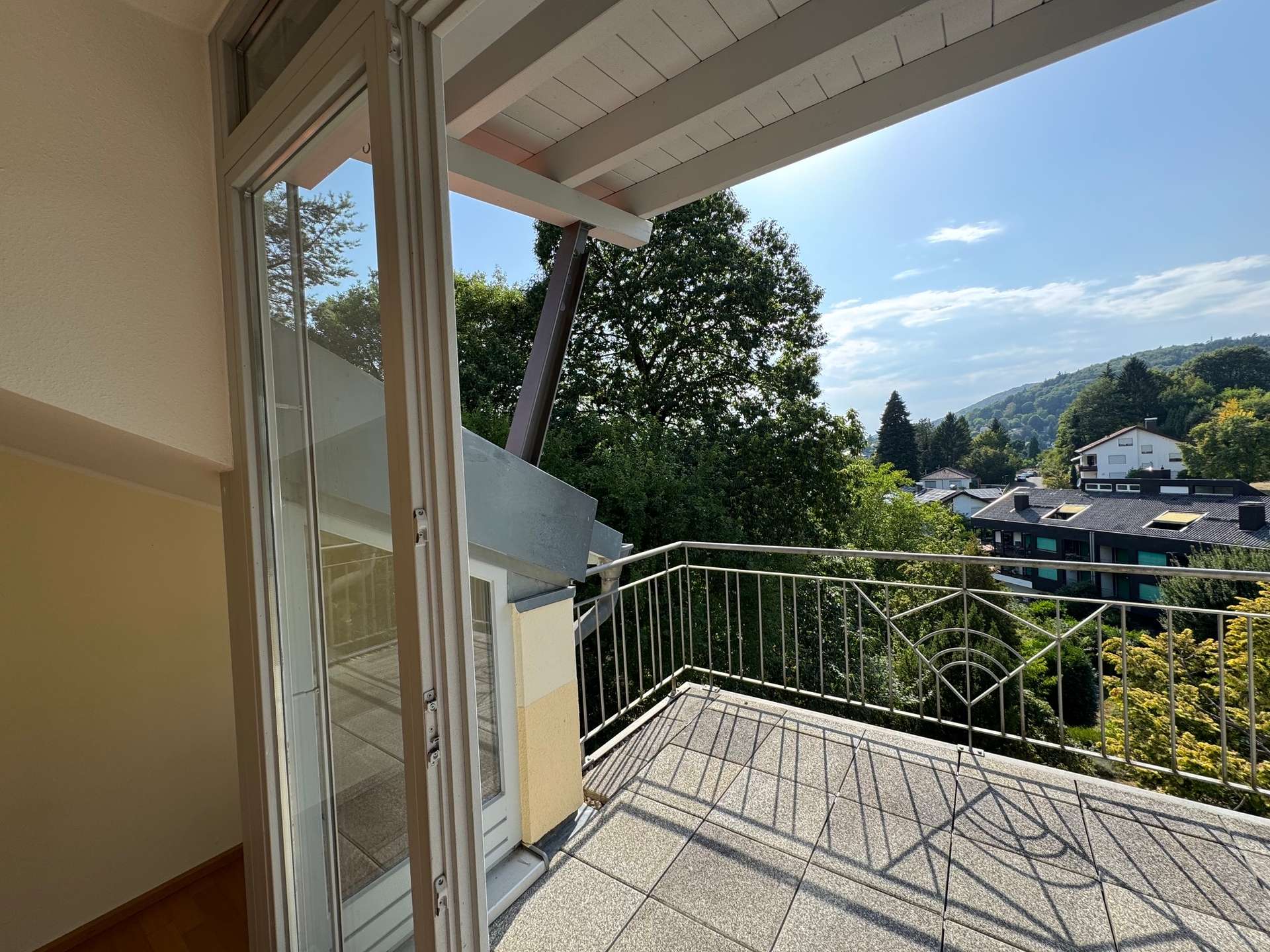 Balkon 2 - Wohnen / Essen