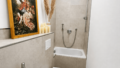 Badezimmer mit Badewanne