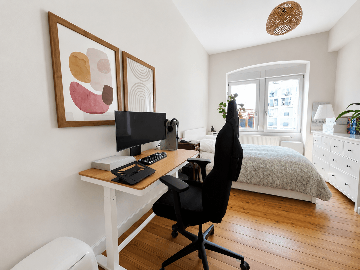 Schlafzimmer 2 mit Arbeitsplatz