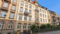Hausansicht mit Tiefgarage und PKW-Aufzug
