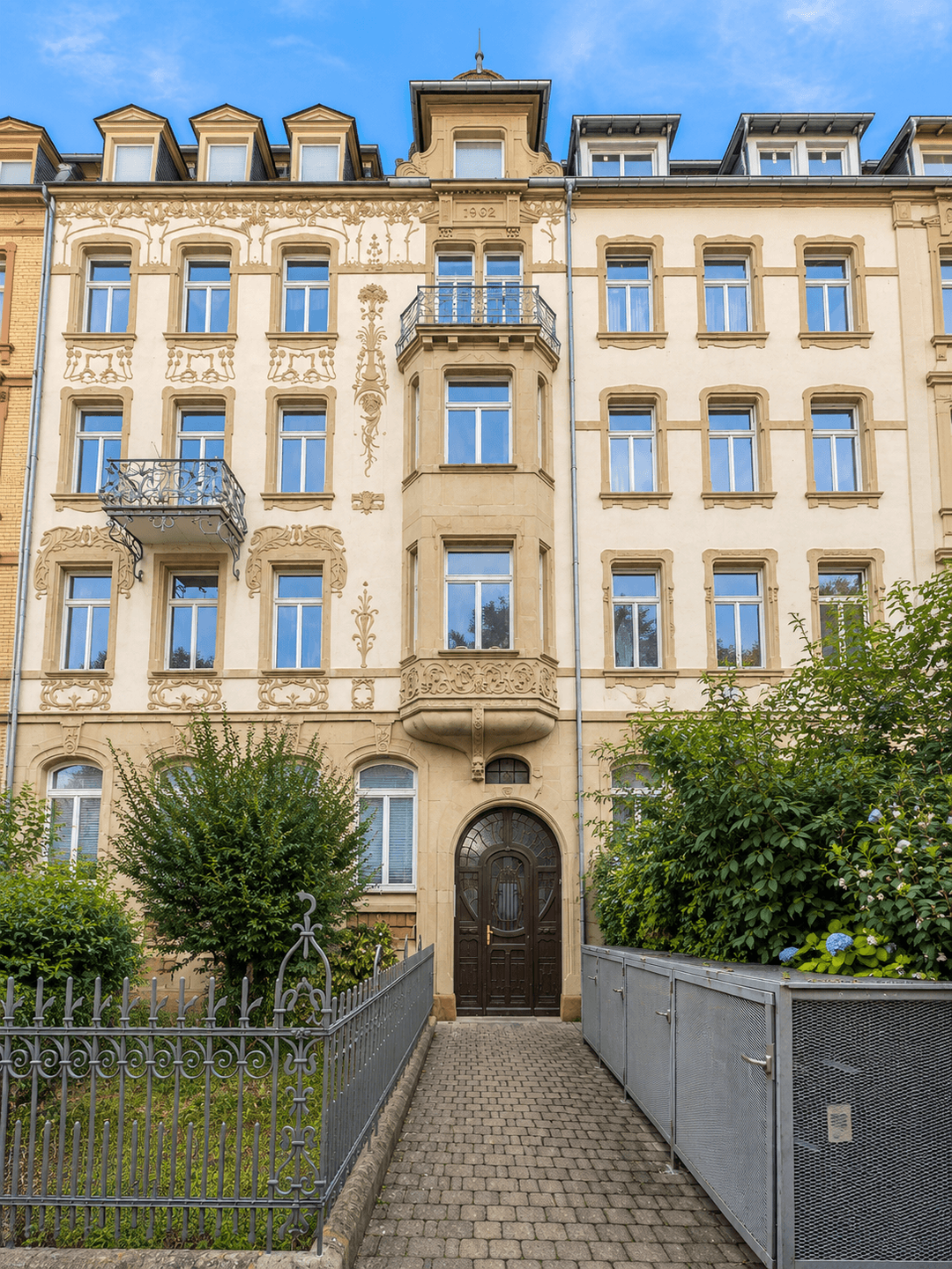 Sanierter Altbau in bester Lage