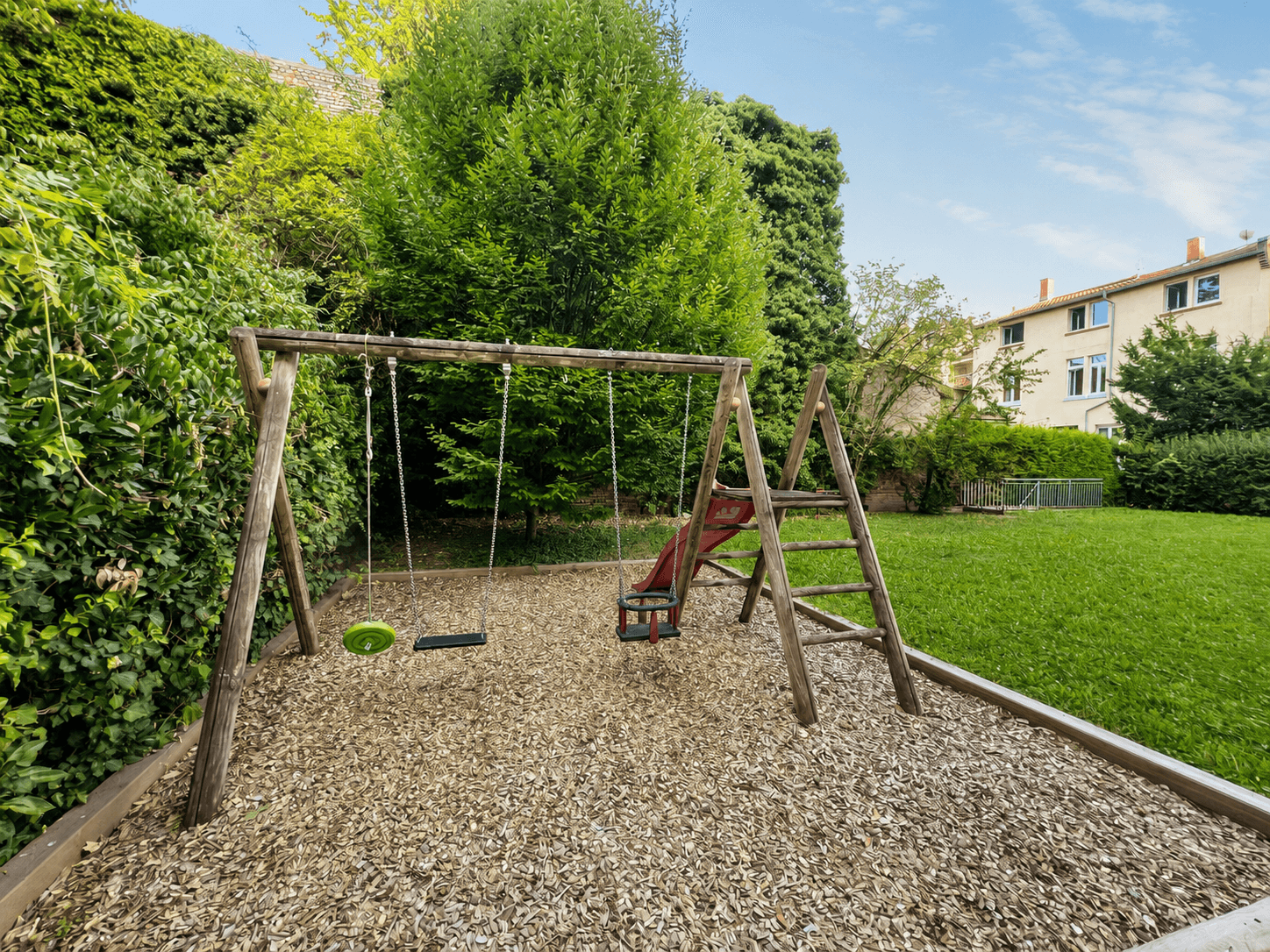 Kinderspielplatz im Garten