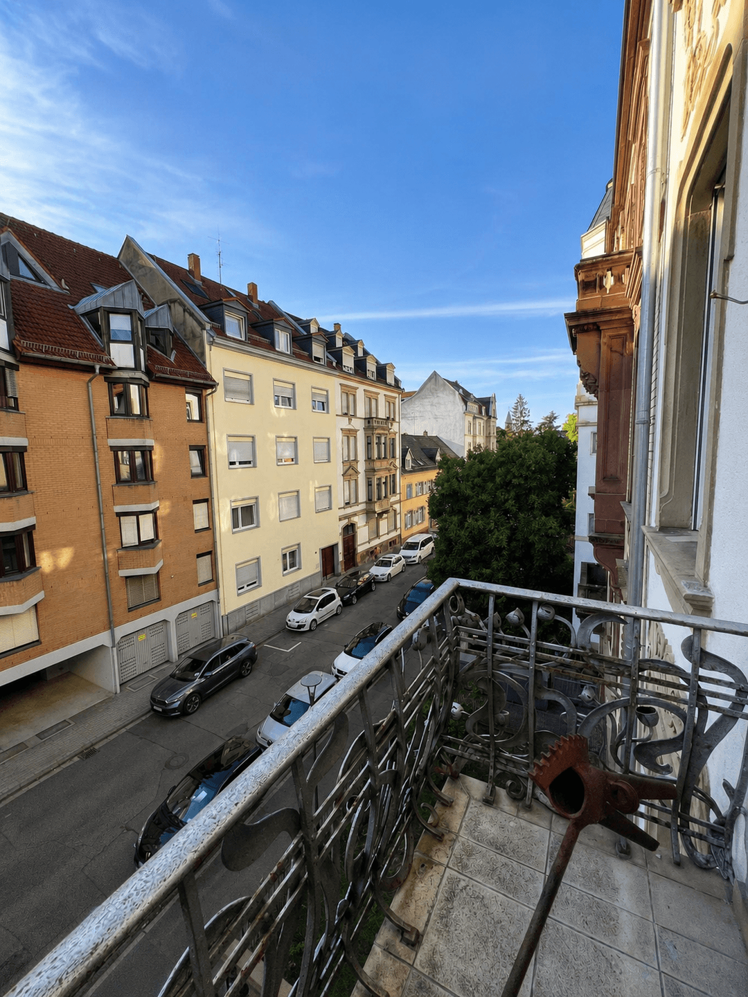 Balkonblick auf die Straße