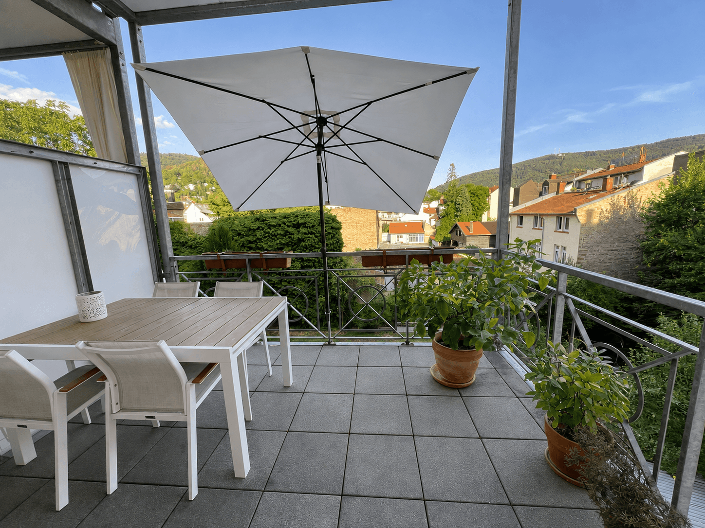 Balkon mit Blick ins Grüne