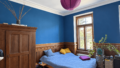 Zimmer mit Holzverkleidung