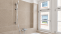 Badewanne mit Dusche