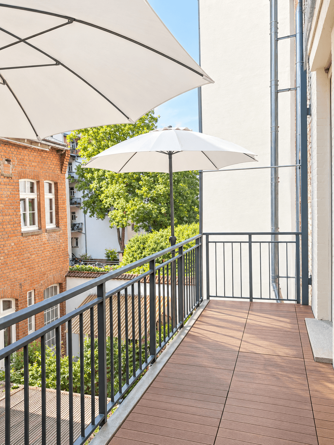 Balkon mit Blick in den Innenhof