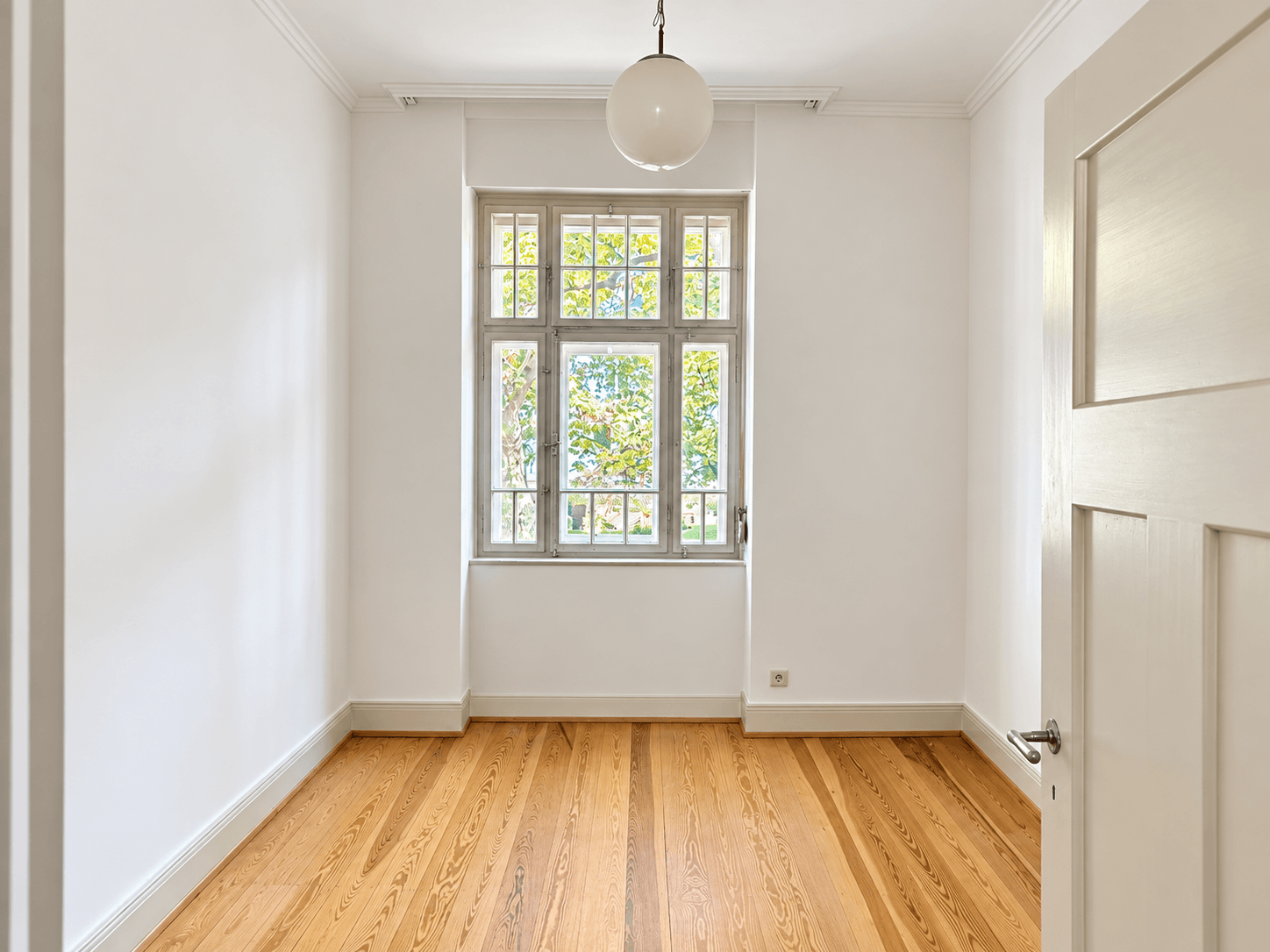 Zimmer mit Blick ins Grüne