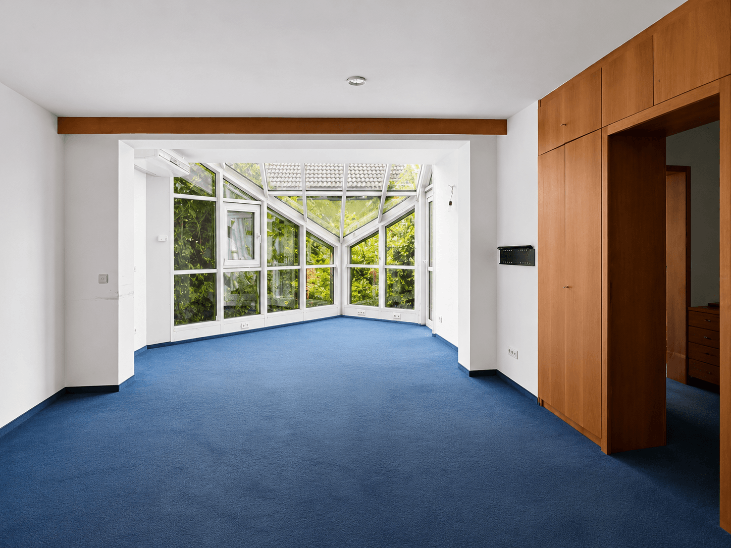 Großes Schlafzimmer