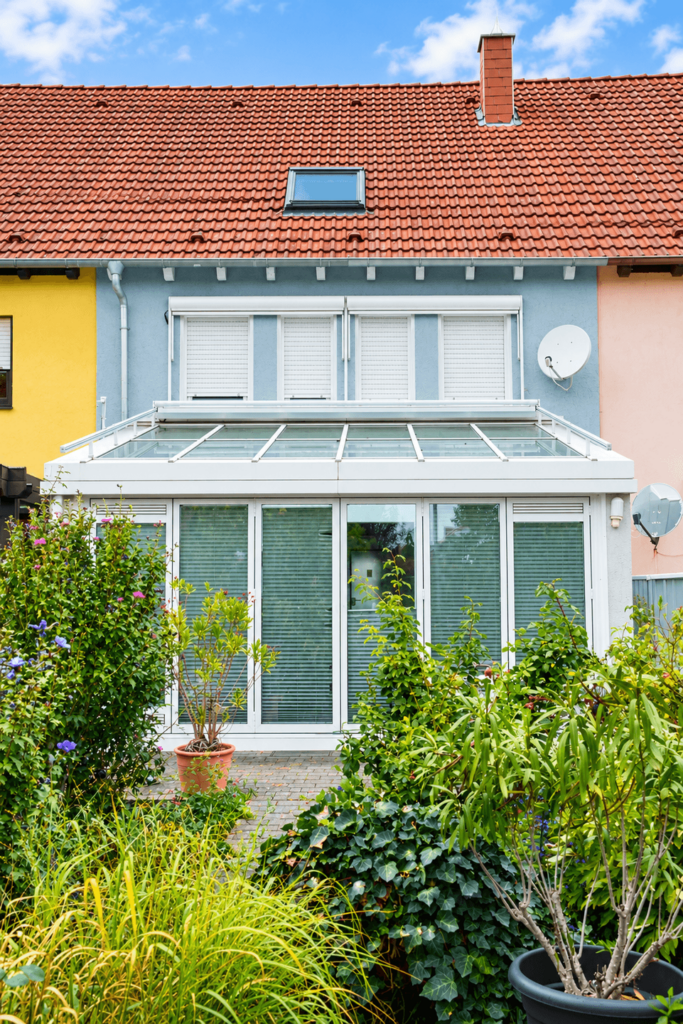 Rückansicht mit Wintergarten